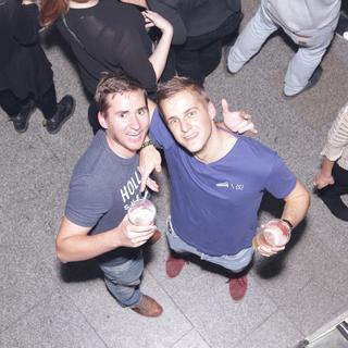 fetzn_fliegen_2015-10-16_23h23min56s.lacki.web.jpg